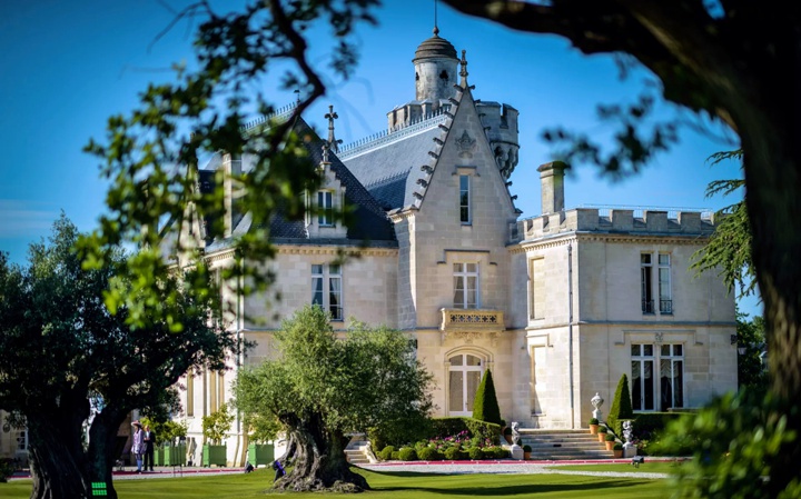 CHATEAU PAPE CLEMENT chateau